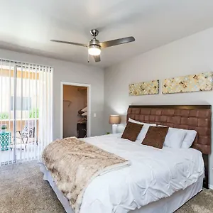  Holiday home 3 Bedroom - Tpc Golf, Shopping & Dining 3 Miles With Parking -1025